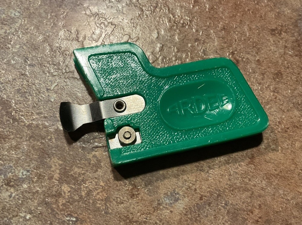 Vintage ARDEE needle threader used