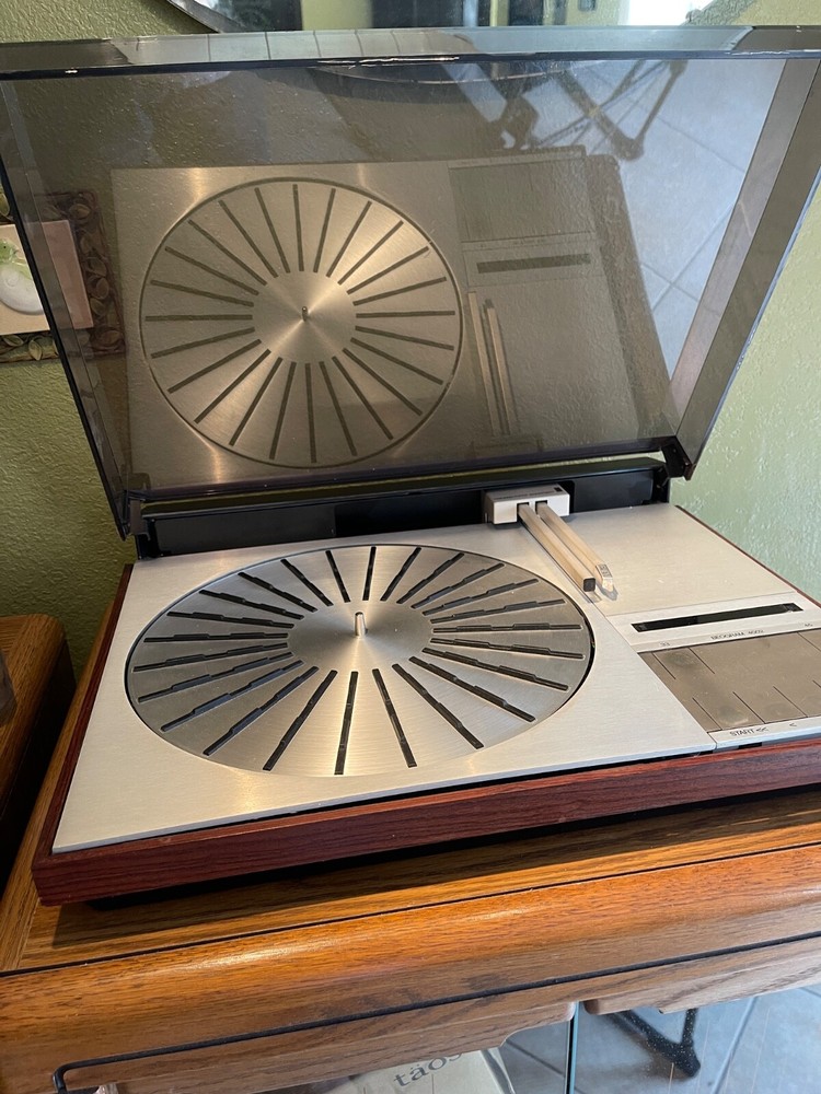 Bang & Olufsen Beogram 4002 turntable