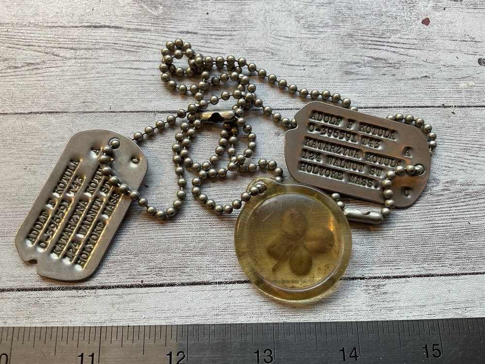 ORIGINAL WWII NOK DOG TAGS PLUS 4 LEAF CLOVER POLISH AMERICAN OFFICER
