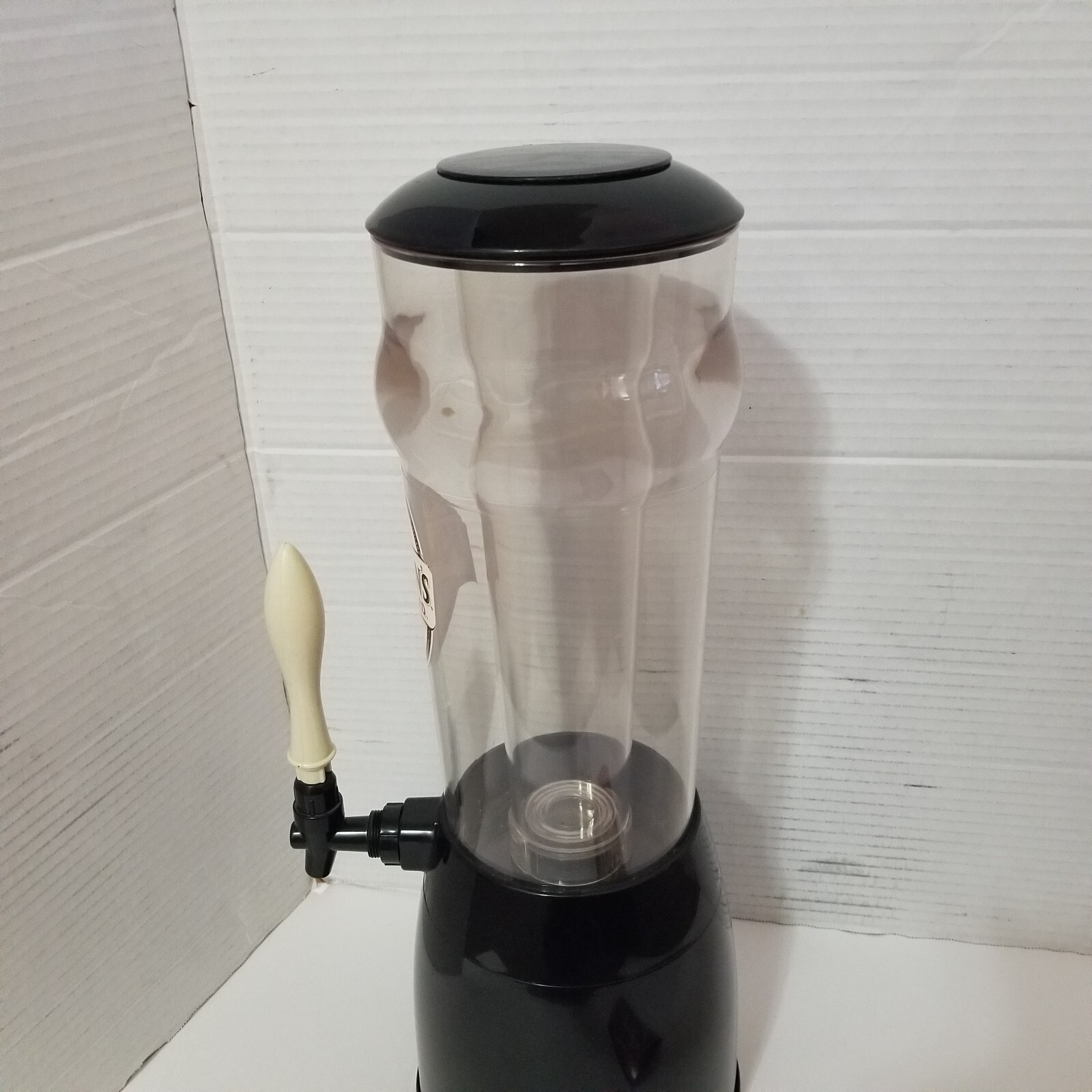 BrewTender Tabletop Beer & Beverage Dispenser Killians Irish Red Tap Keg Lighted