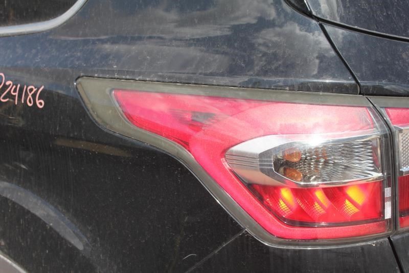 ESCAPE 2017 Camera/Projector 606935