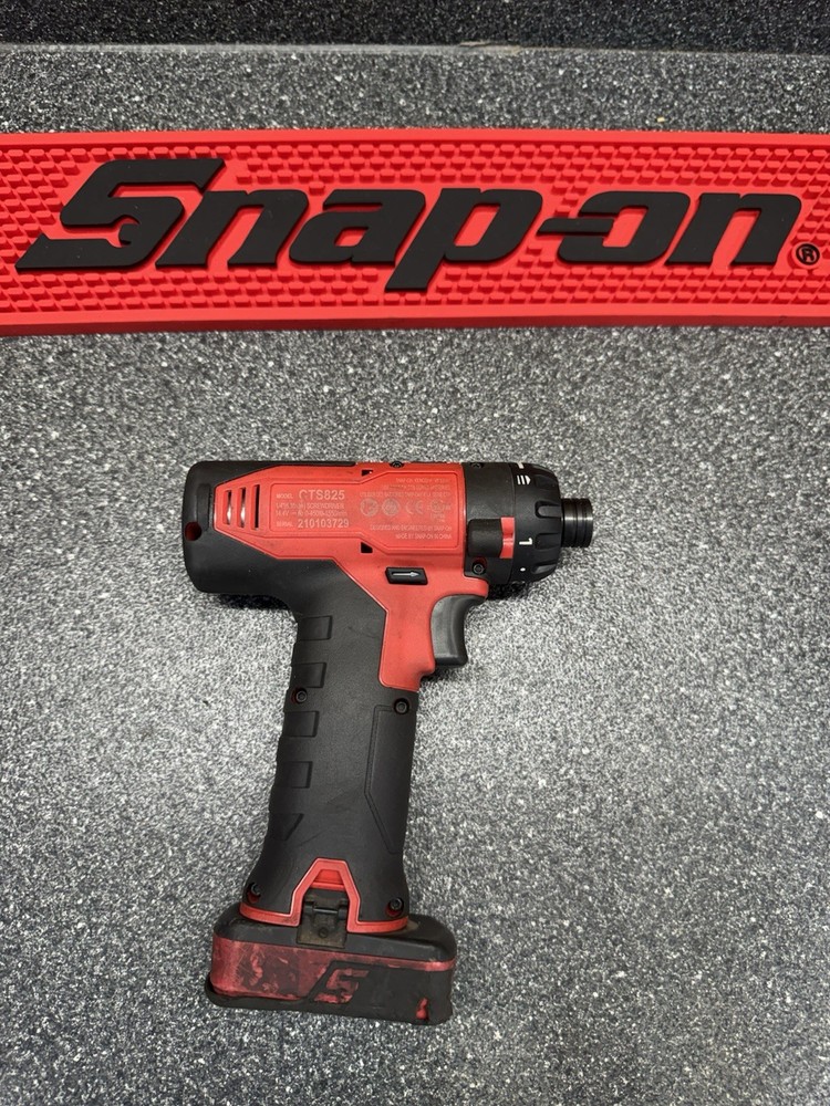 Snap-On CTS825 Powered 1/4in. Screwdriver + Battery