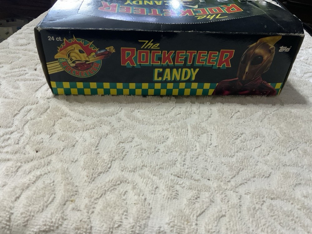TOPPS ROCKETEER CANDY 19 COUNT DISPLAY