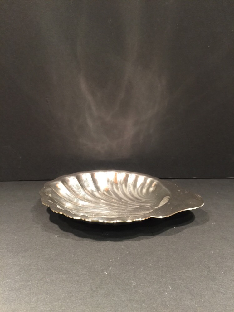 Pair Of Silver Plated Shell Shaped Small Dish By Oneida Silversmith