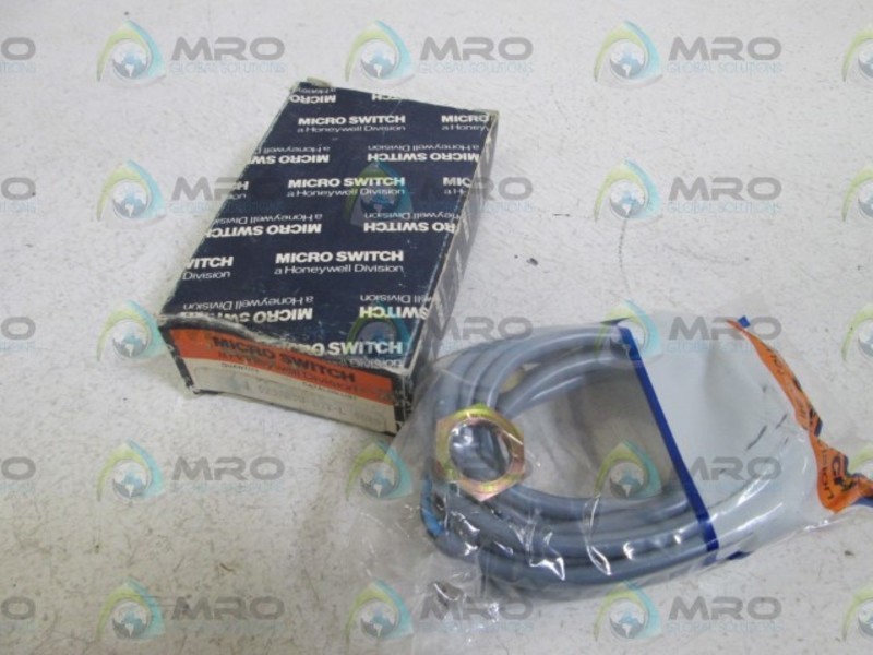 MICRO SWITCH PROXIMITY SWITCH 923AB3W-B7T-L NSMP