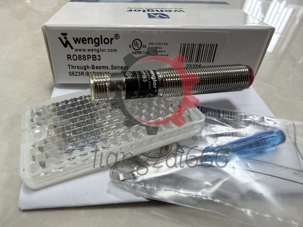 New In Box WENGLOR RO88PB3 Reflex Sensor