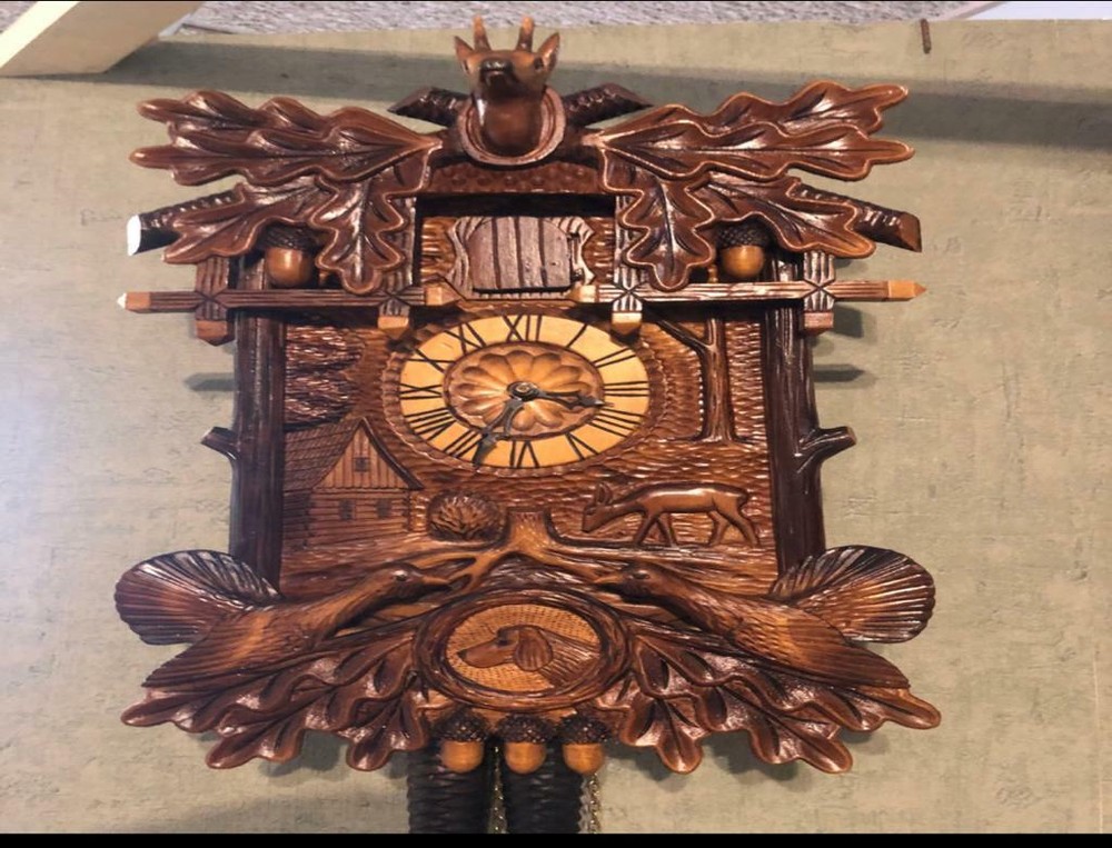 BEAUTIFUL LARGE ANTIQUE BLACK FOREST CUCKOO CLOCK