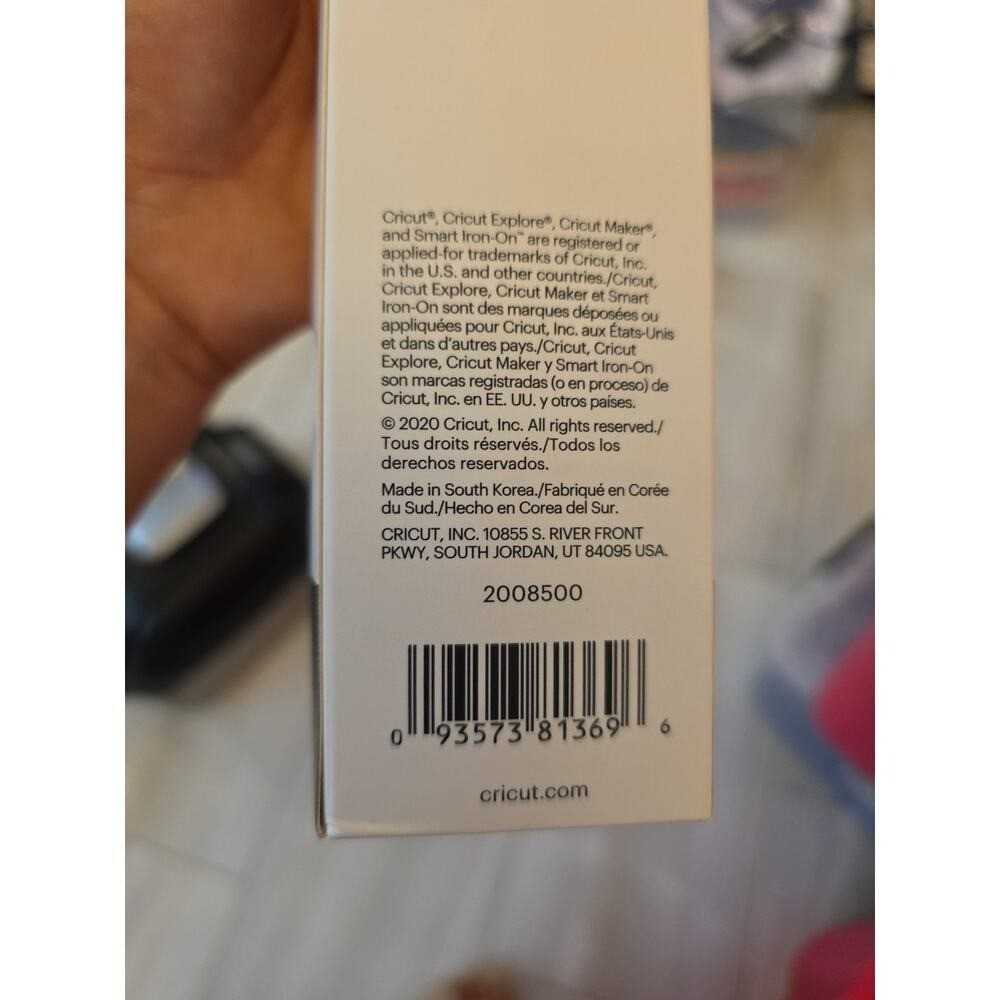 New Cricut Smart Iron on 2008939 Heat Transfer Vinyl Black 13 in x 9 ft