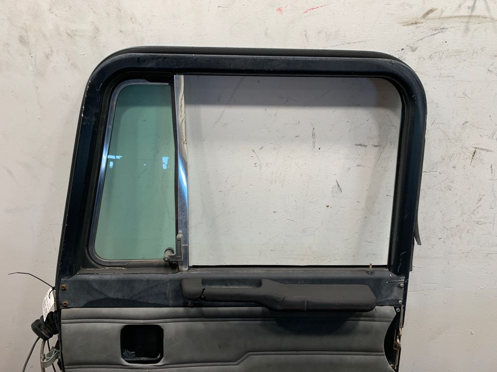 Peterbilt Door (606-13168)