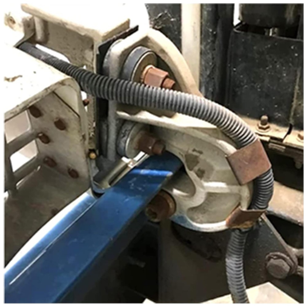 Engine Hood Hinge Pivot Bolt Bushing and Set