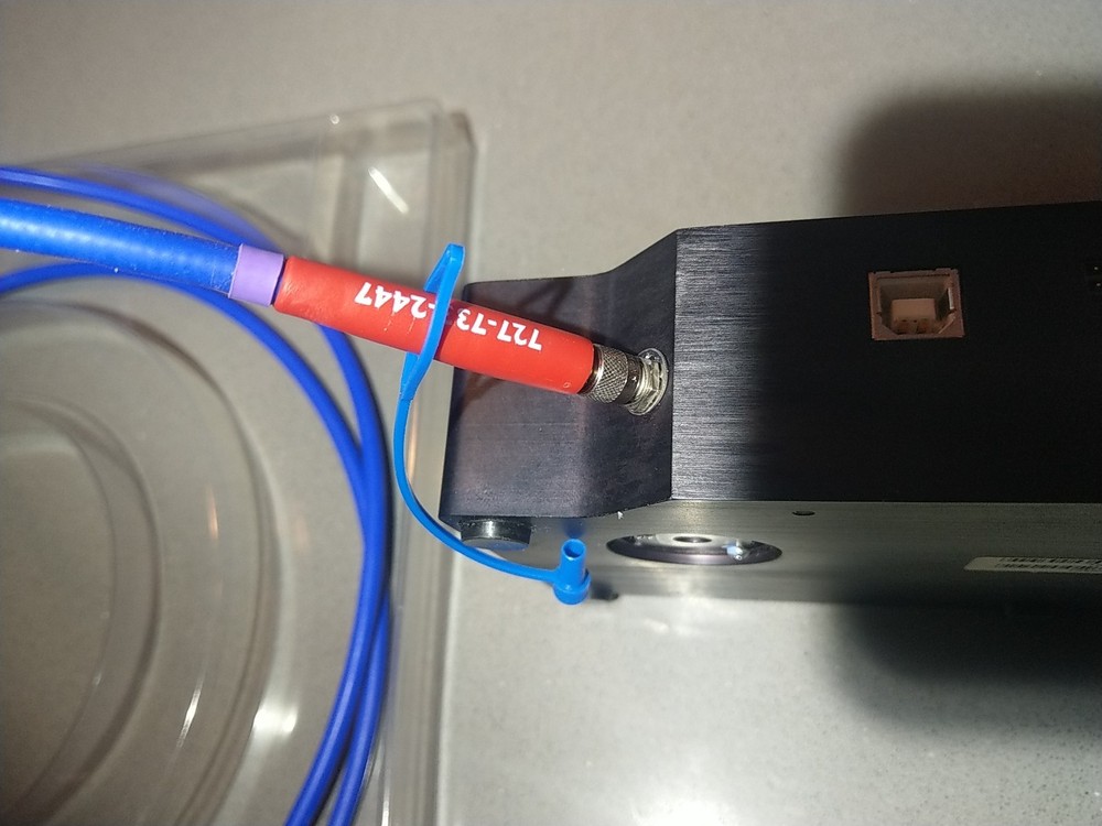 Ocean Optics HR2000 High Resolution Spectrometer w/ Software CD and Fiber Cable