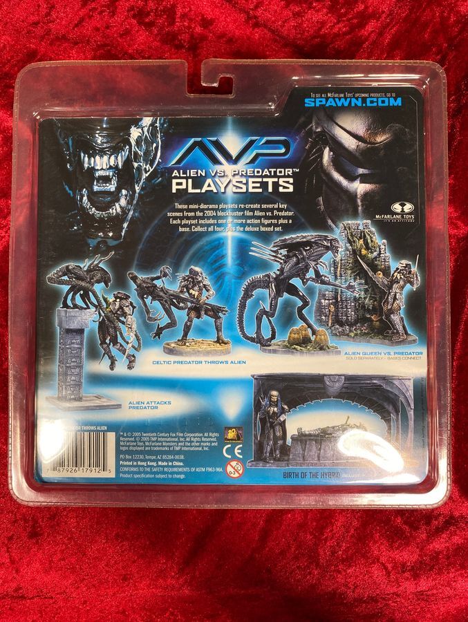 Alien VS. Predator Playset Alien Attacks Predator Action Figure