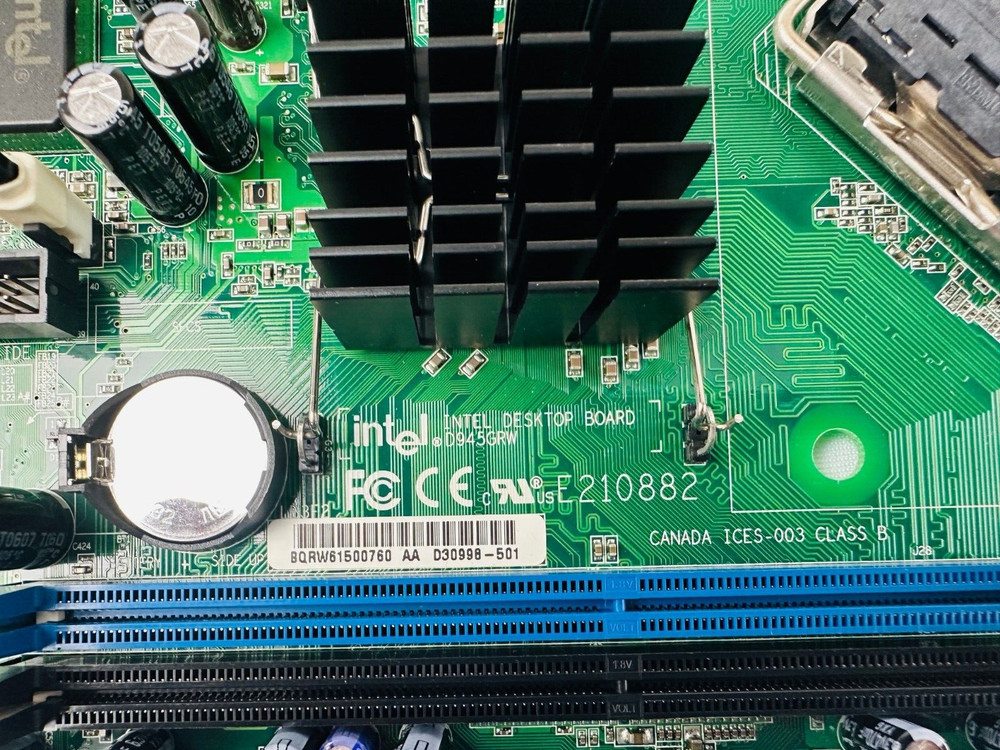 Intel D945GRW Desktop Board