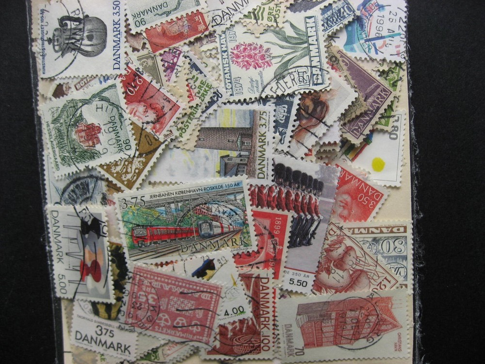 Denmark colossal mixture (duplicates,mixed cond) 2000 34% commems, 66% defins