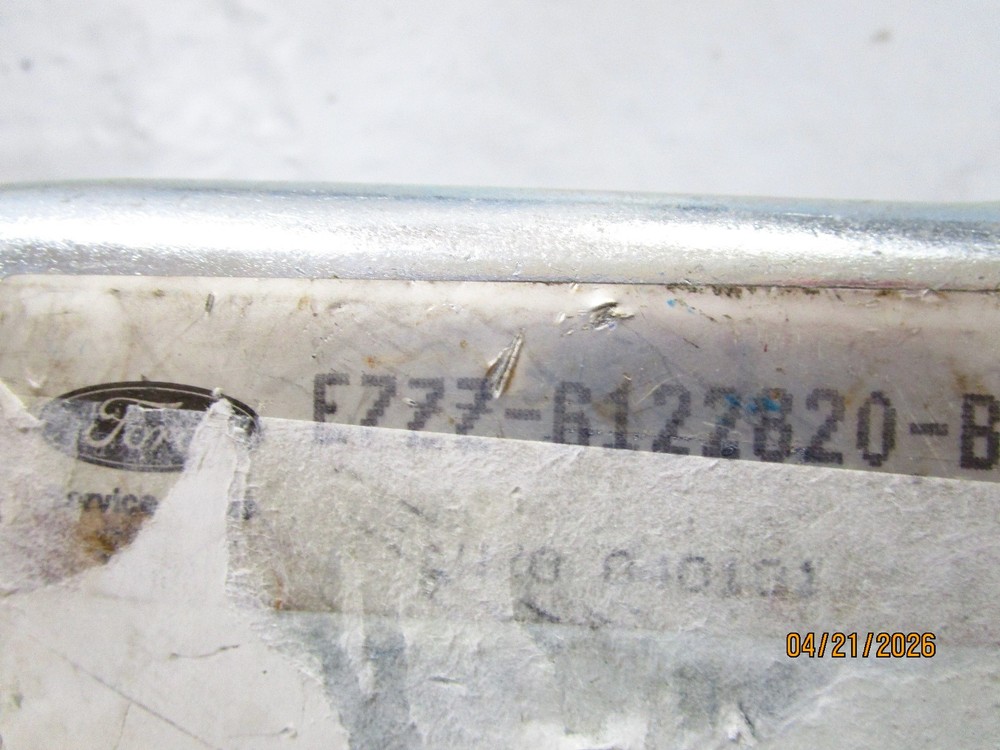 Genuine Ford OEM E7ZZ-6122820-B Door Hinge