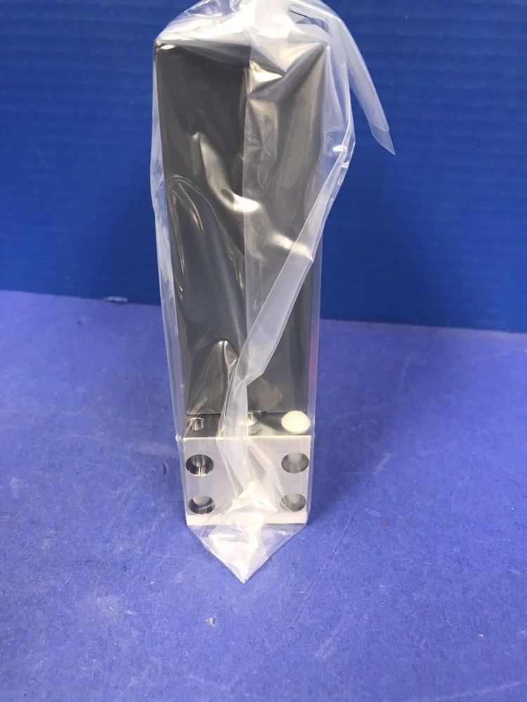 Tylan 2979 MFC Mass Flow Controller HE, 5000 SCCM, Block Mount, Rfrb