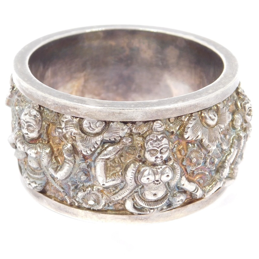 ORNATE REPOUSSE ASIAN SILVER FIGURAL NAPKIN RING