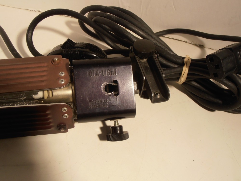 Lowel Tota Light Halogen Flood Lamp