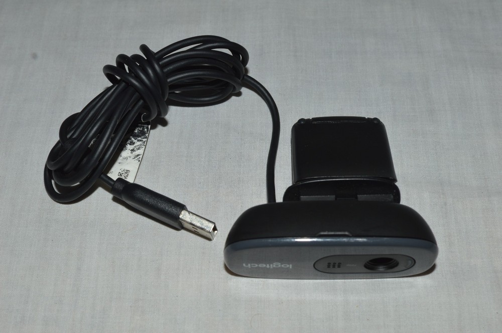 EUC Logitech C270 HD Webcam 720p Widescreen HD Video Calling +Light Correction