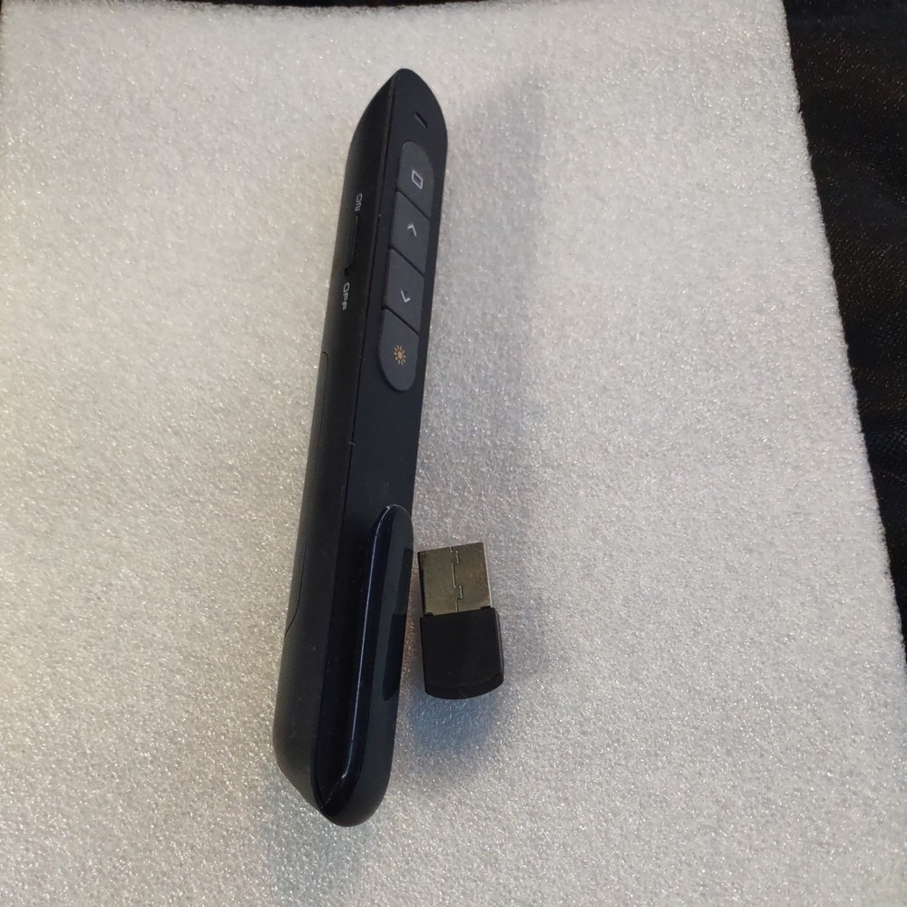 Wireless Presenter Pointer PowerPoint Clicker, RF 2.4GHz Mouse Volume