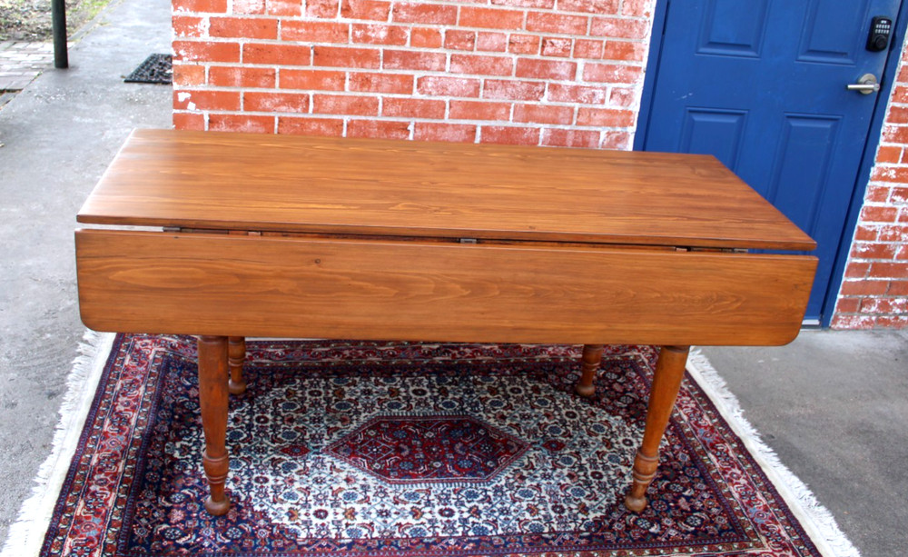 English Antique Pine Drop Leaf  Table / Kitchen Table /Dining Table