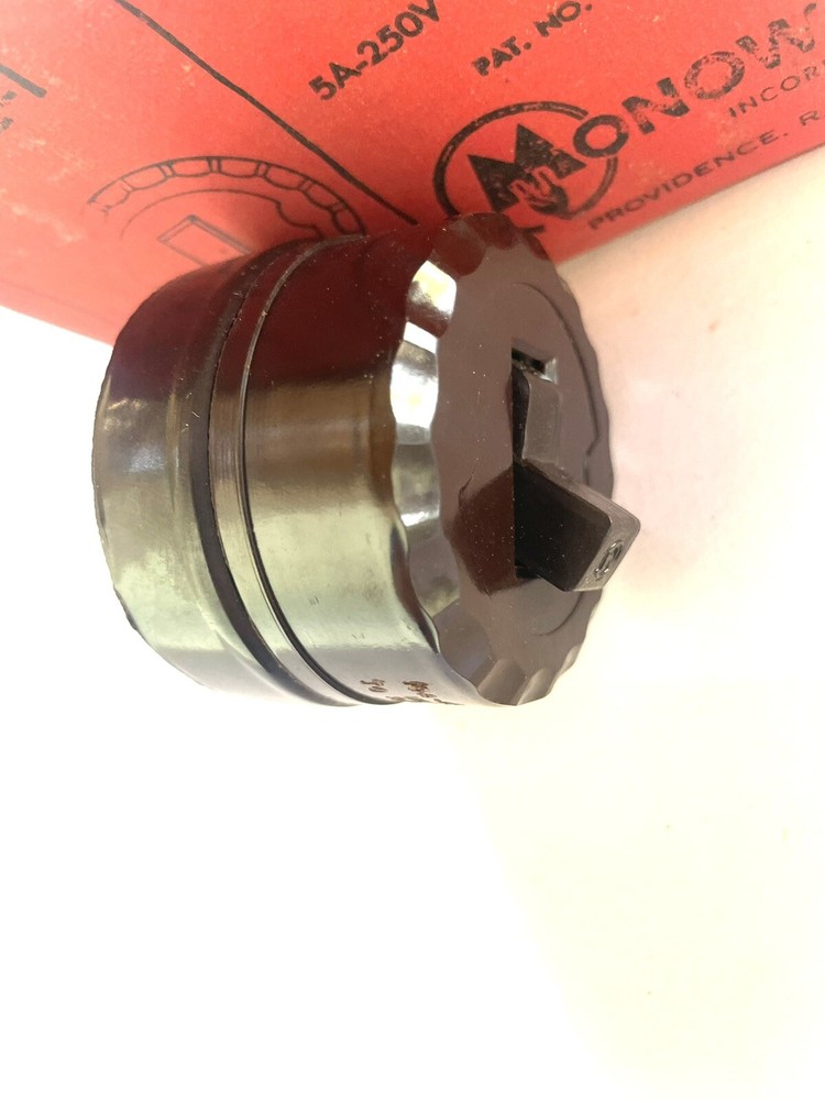 Vintage Monowatt Bakelite Brown Round Toggle Switch - 3 Way Surface Mount - NOS!