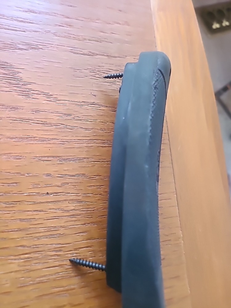 Traditions Sporter Mag 209 Inline Muzzleloader Stock Buttpad With Screws