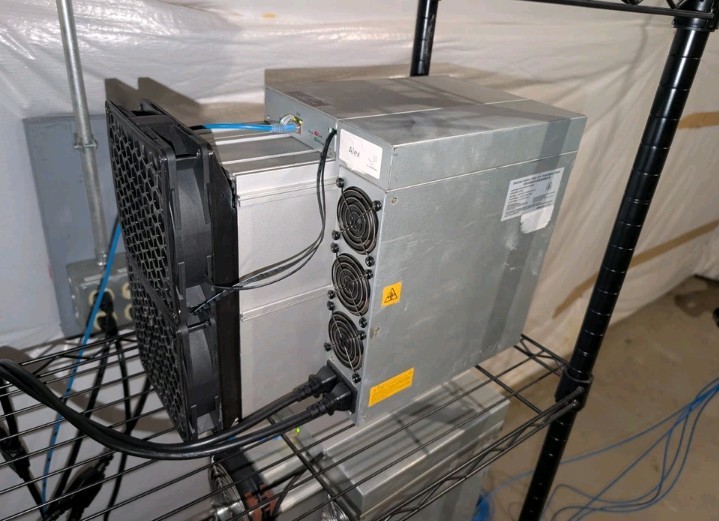 Bitmain Antminer ASIC SHA-256 Bitcoin Mining Hardware