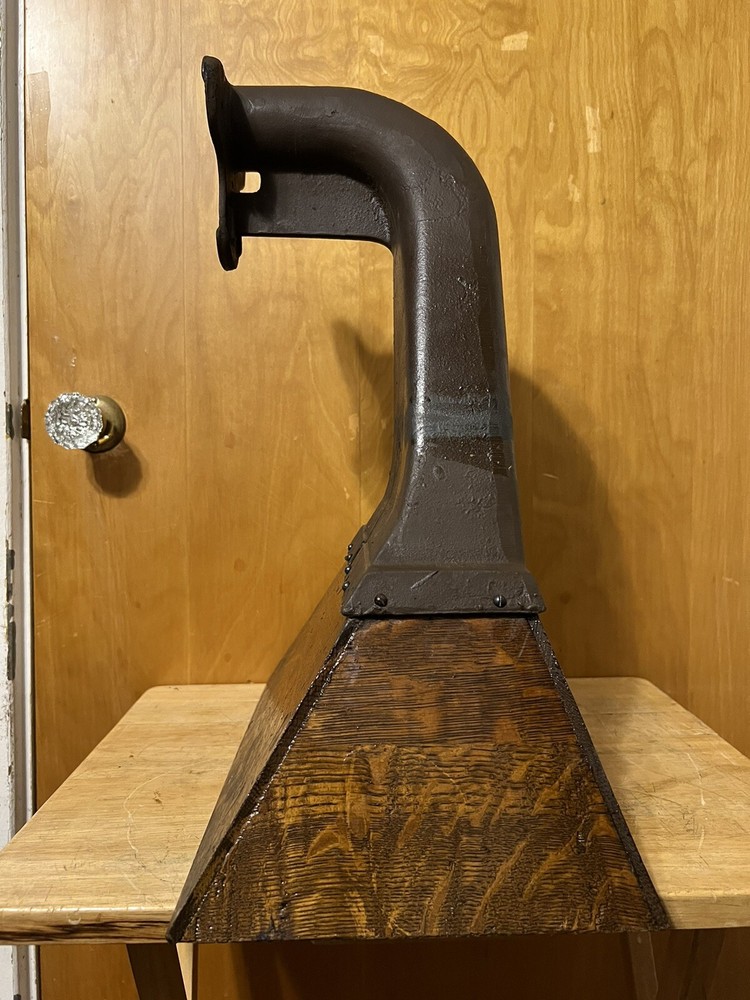 Victrola XI Phonograph Horn