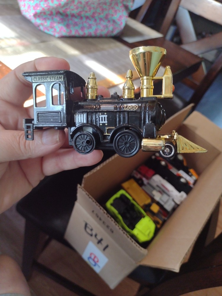 Diecast Model Railroad LocomotivebTrain Steam Engine Pullback B41