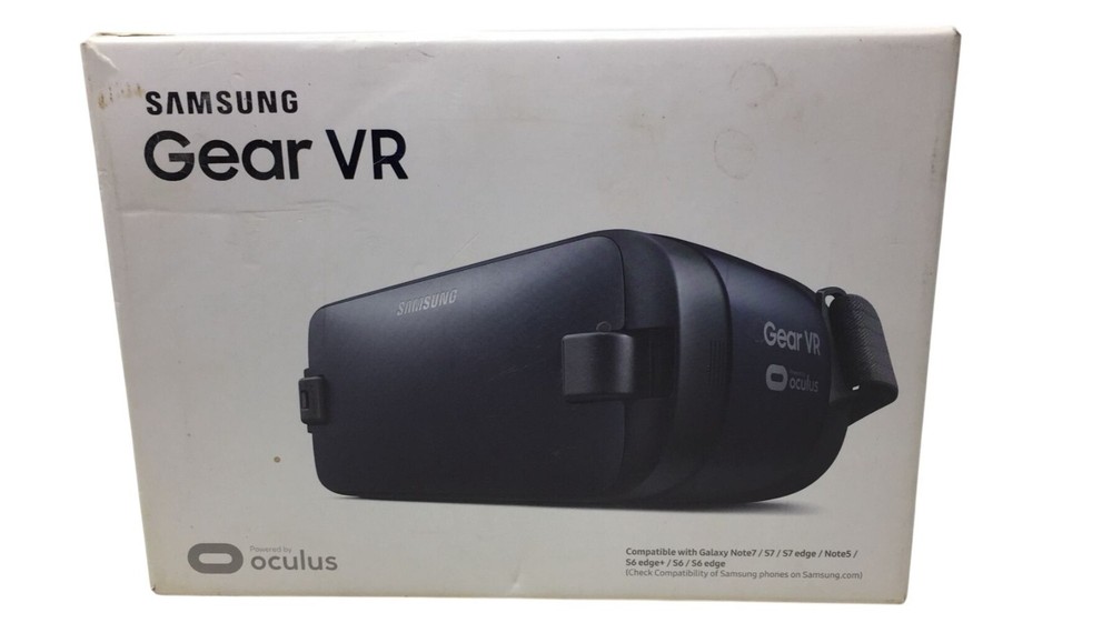 Samsung Gear VR Headset - Powered by Oculus