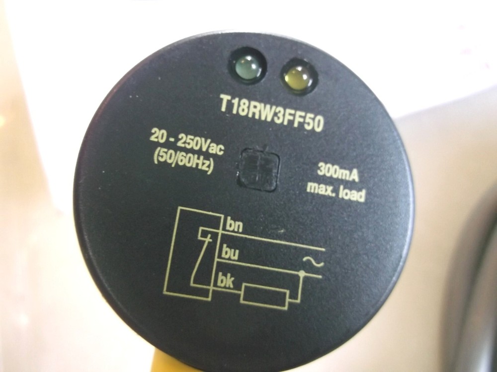 Banner T18RW3FF50 EZ-Beam Fixed Field Sensor NIB