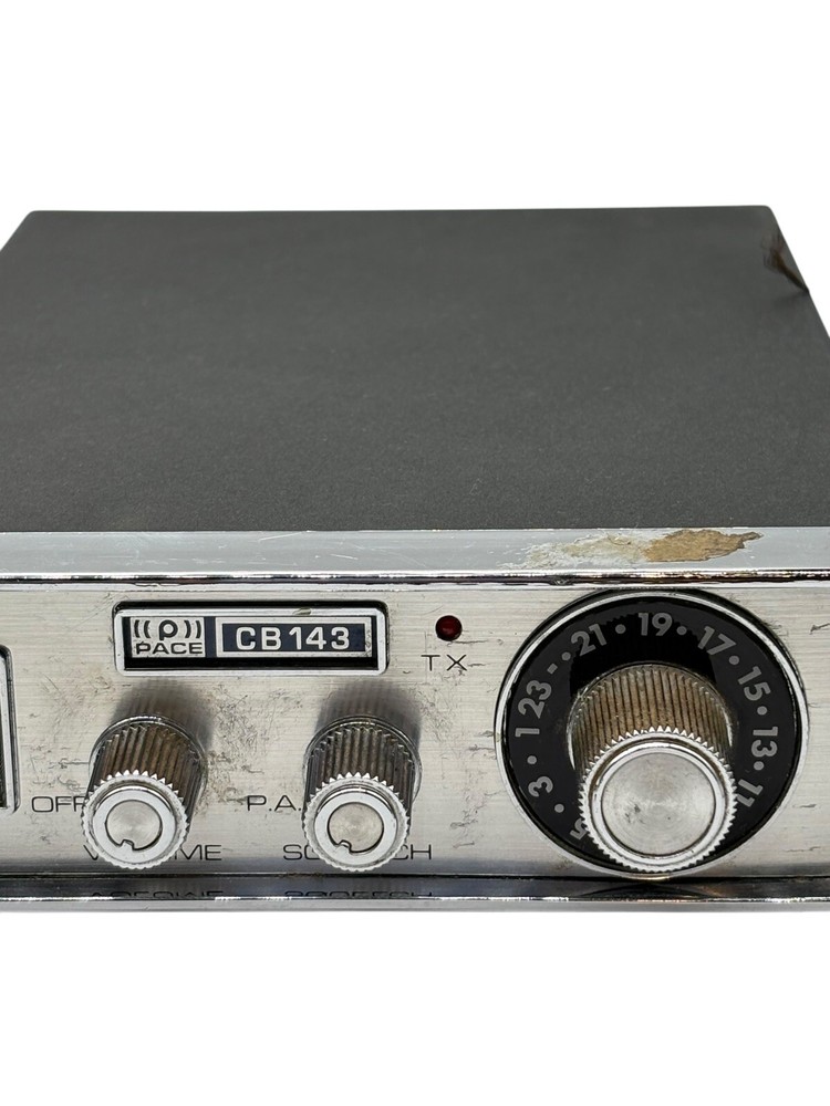 Vintage Pace model CB143 23CH CB Radio Transceiver With Microphone Untested
