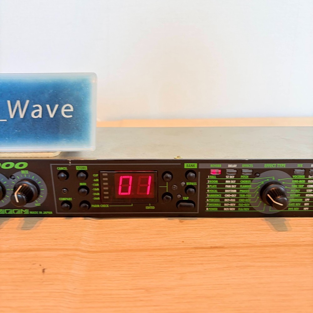 ZOOM RFX-2000 Digital Reverb Multi-Effects Processor Rack Mount Made in Japan