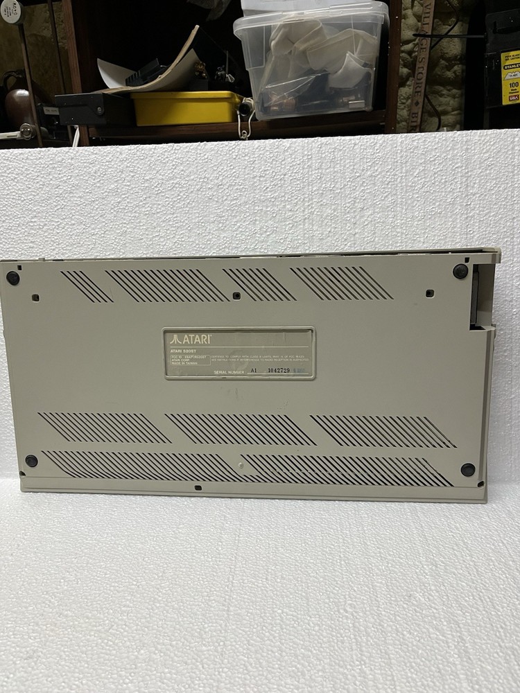 atari 520 st computer & Power Supply Powers On