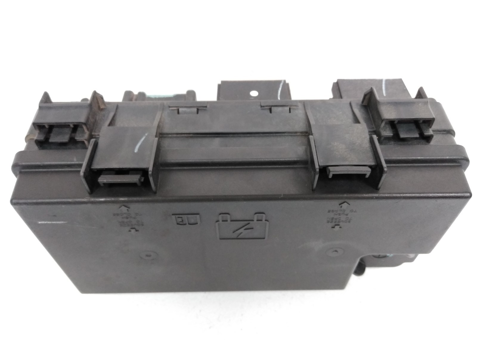 04692300AC Jeep 2009 2010 Liberty Fuse Box Dodge Nitro Front Relay Engine OEM J8