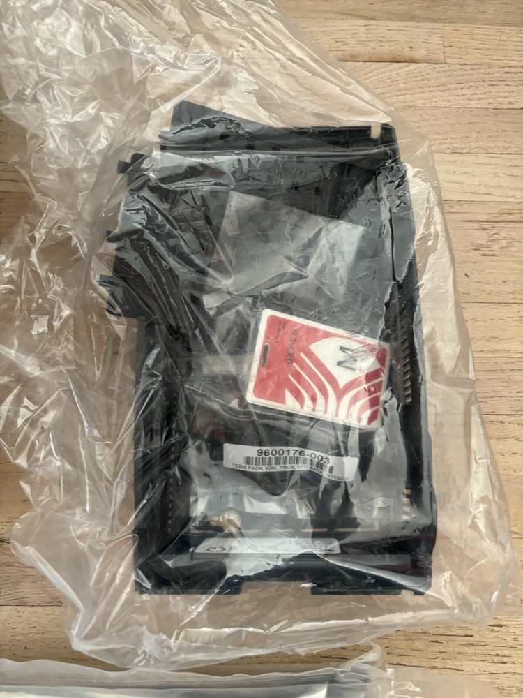 NEW Kronos Intouch 9000 Time Clock 8609000-013 Open Box