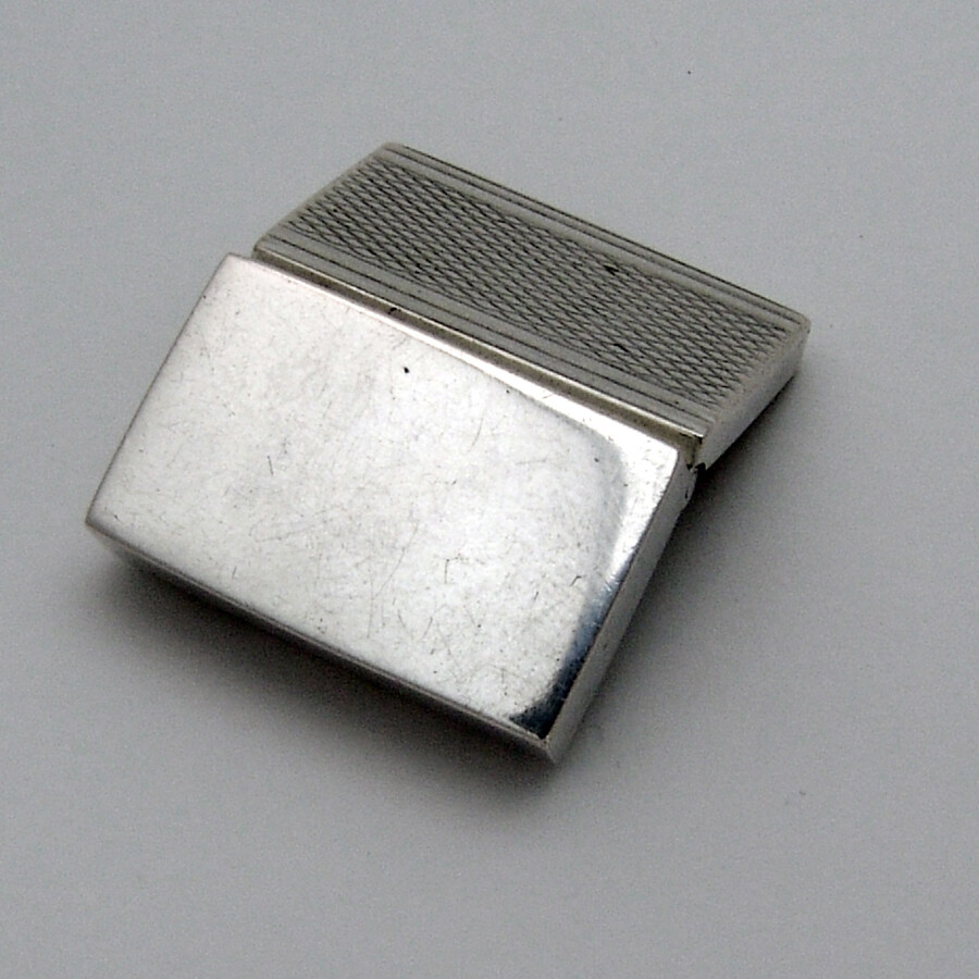 Tiny Rectangular Box 835 Silver