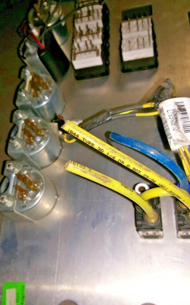 FREIGHTLINER DASHBOARD PANEL CLUSTER A06-40924-000 / X73661