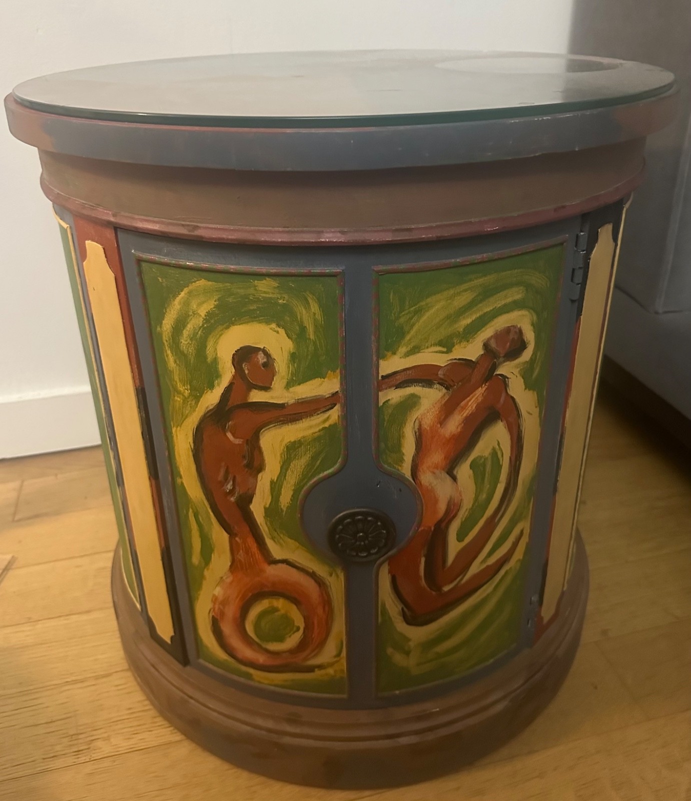 Set of 2 bedside tables. One is painted. Very good condition. (can sell 1 table)