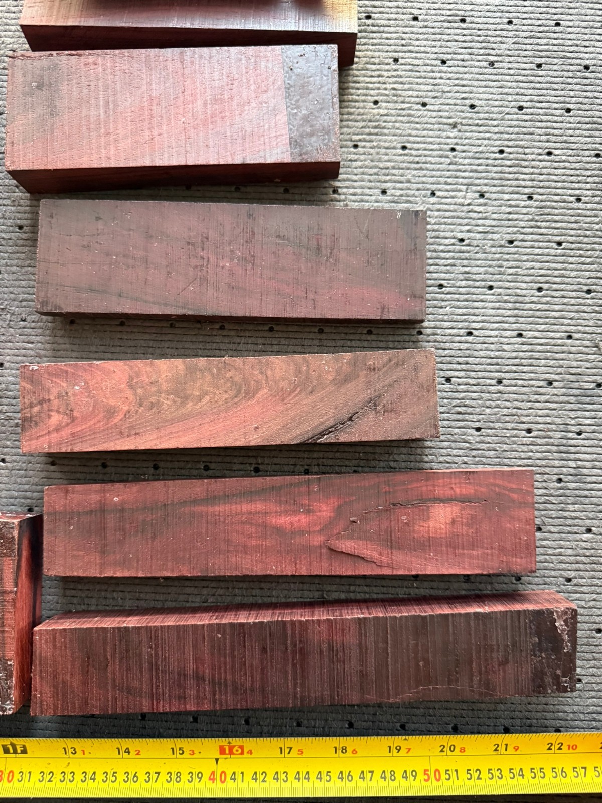 Bois de Rose 7 pounds box #19