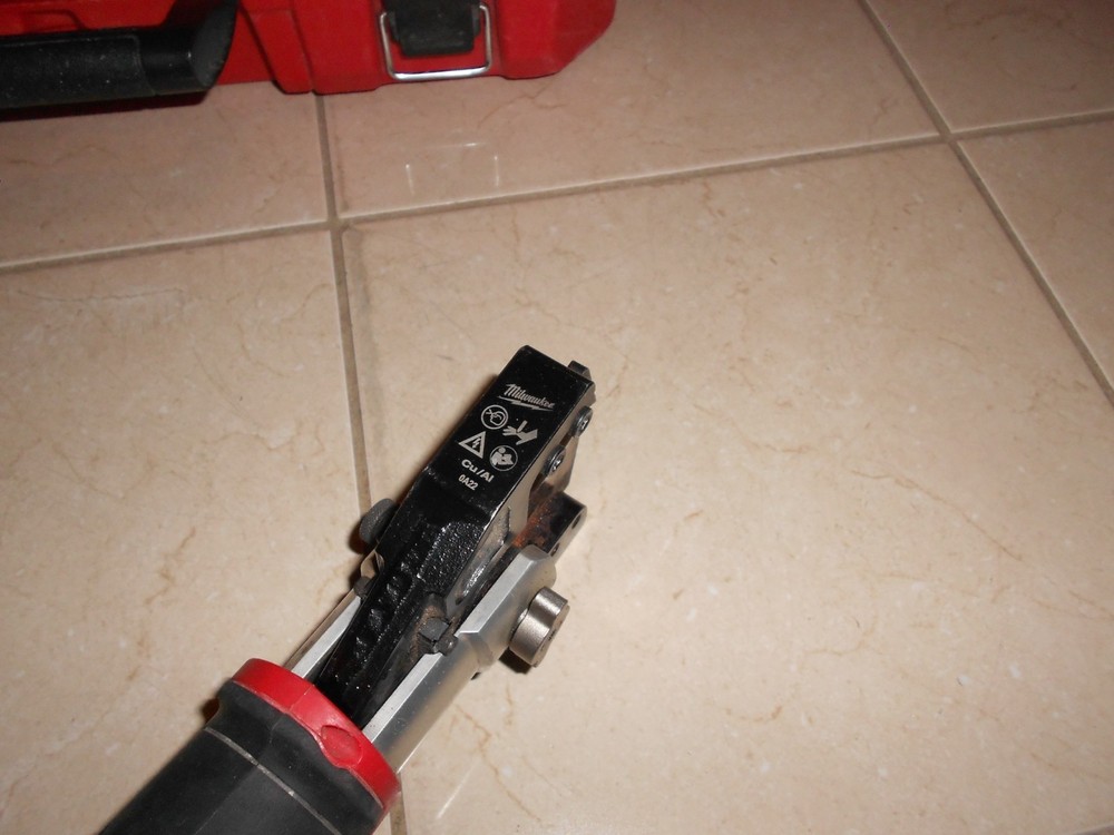 MILWAUKEE 2672-20 M18 FORCE LOGIC CABLE CUTTER