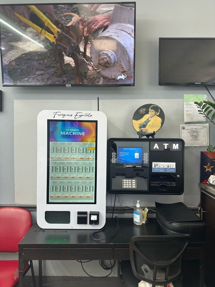 Vape Vending Machines - 32" Touchscreen Smart Vending Machine
