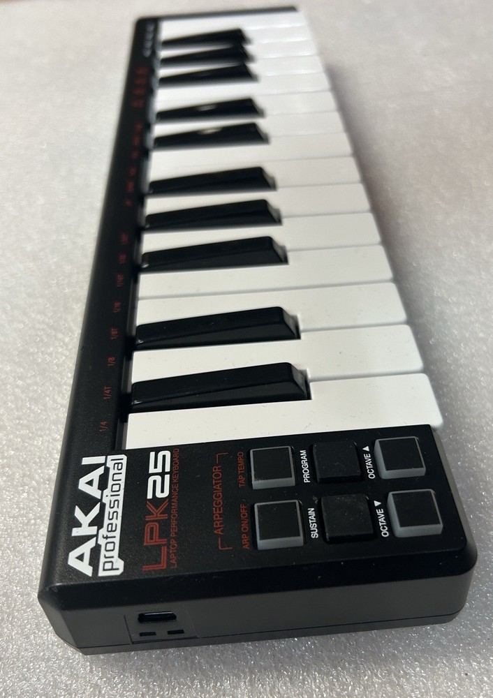 Akai LPK25 USB Mini Performance MIDI Keyboard