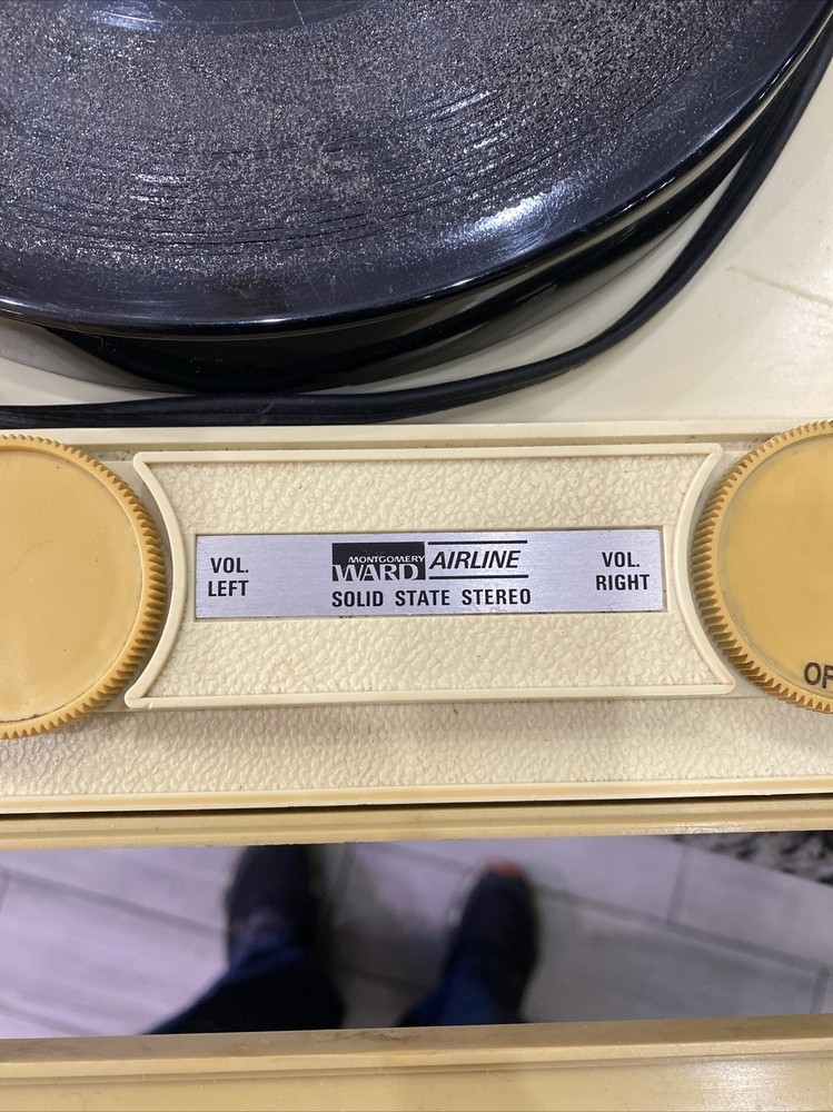 Montgomery Ward Airline Solid State Stereo 4 Speed Record Player Working