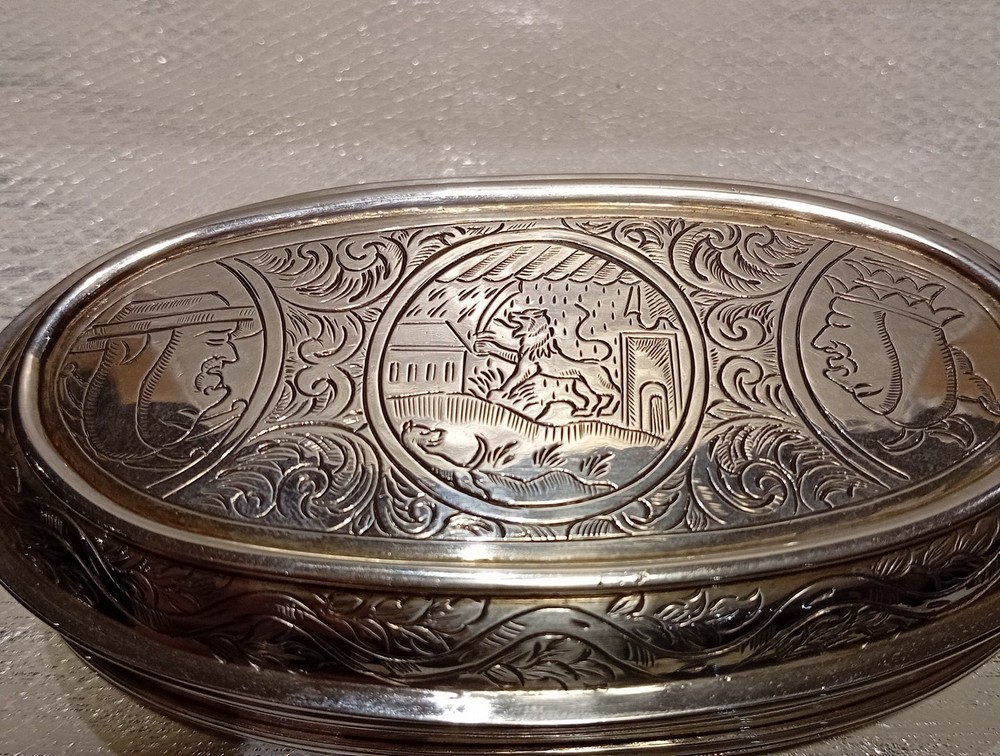 Solid Silver Antique Box ,1914 Pairpont Brothers 234.46 Grams.