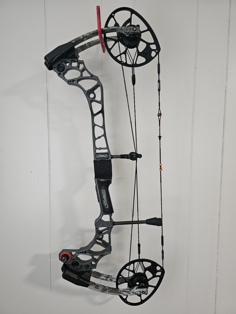 Mathews Triax Compound Bow
