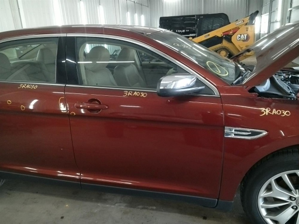 TAURUS 2014 High Mounted Stop Light 104786664