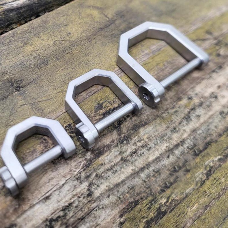 EDC Titanium Alloy D Shape Keychain Buckle Portable Backpack Connector Pendant