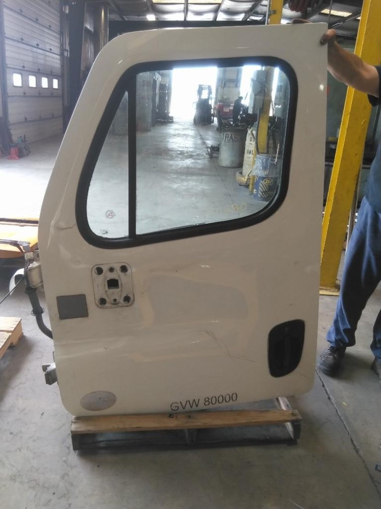 For 2016 FREIGHTLINER CASCADIA 113-125 DOOR ASSEMBLY Left ,  MD